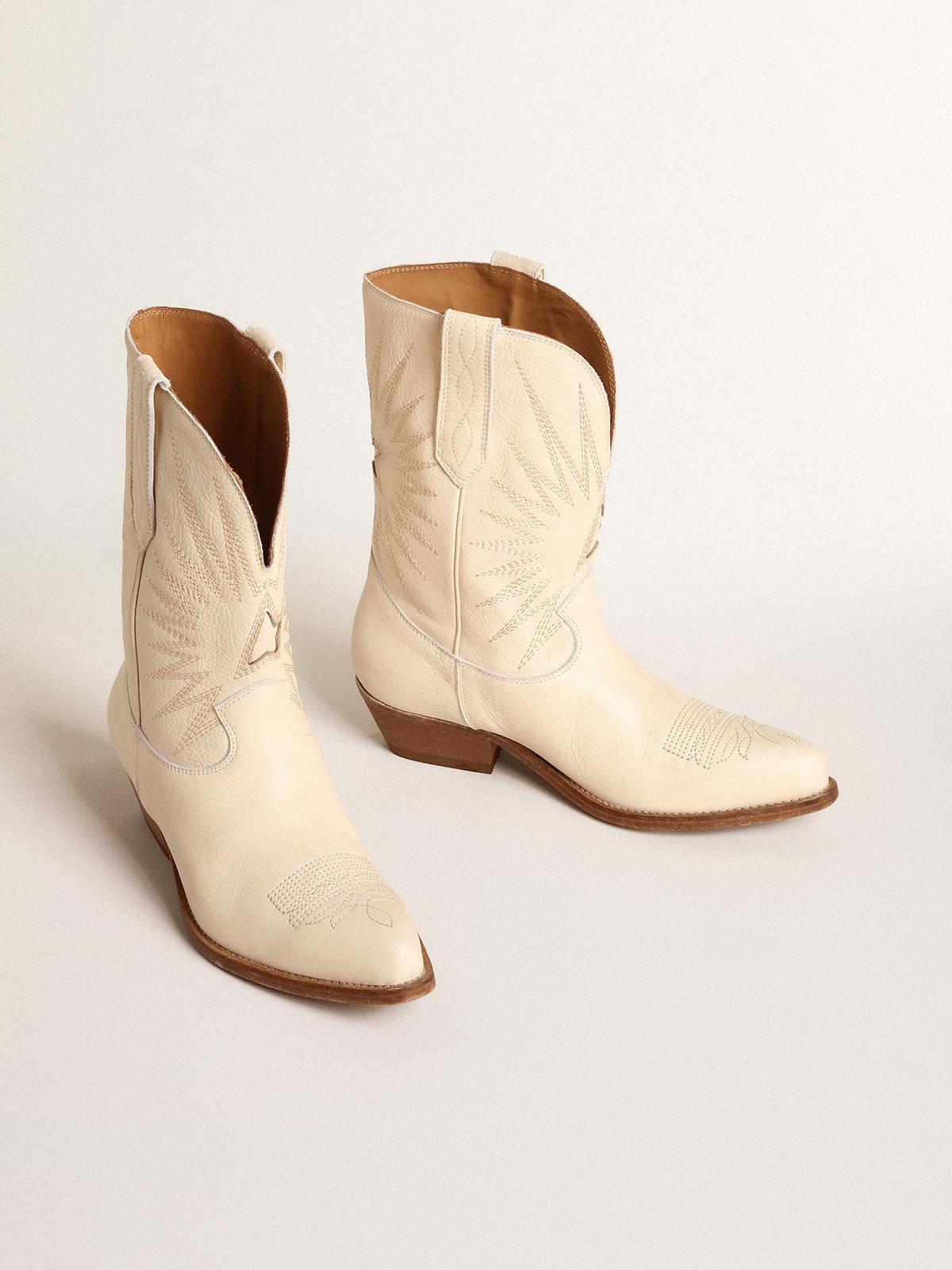 Low Wish Star boots in cream colored leather with inlay star Golden Goose