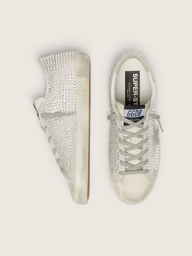 Golden Goose - Super-Star aus Nubuk mit Swarovski-Kristallen und eisfarbenem Raulederstern in 
