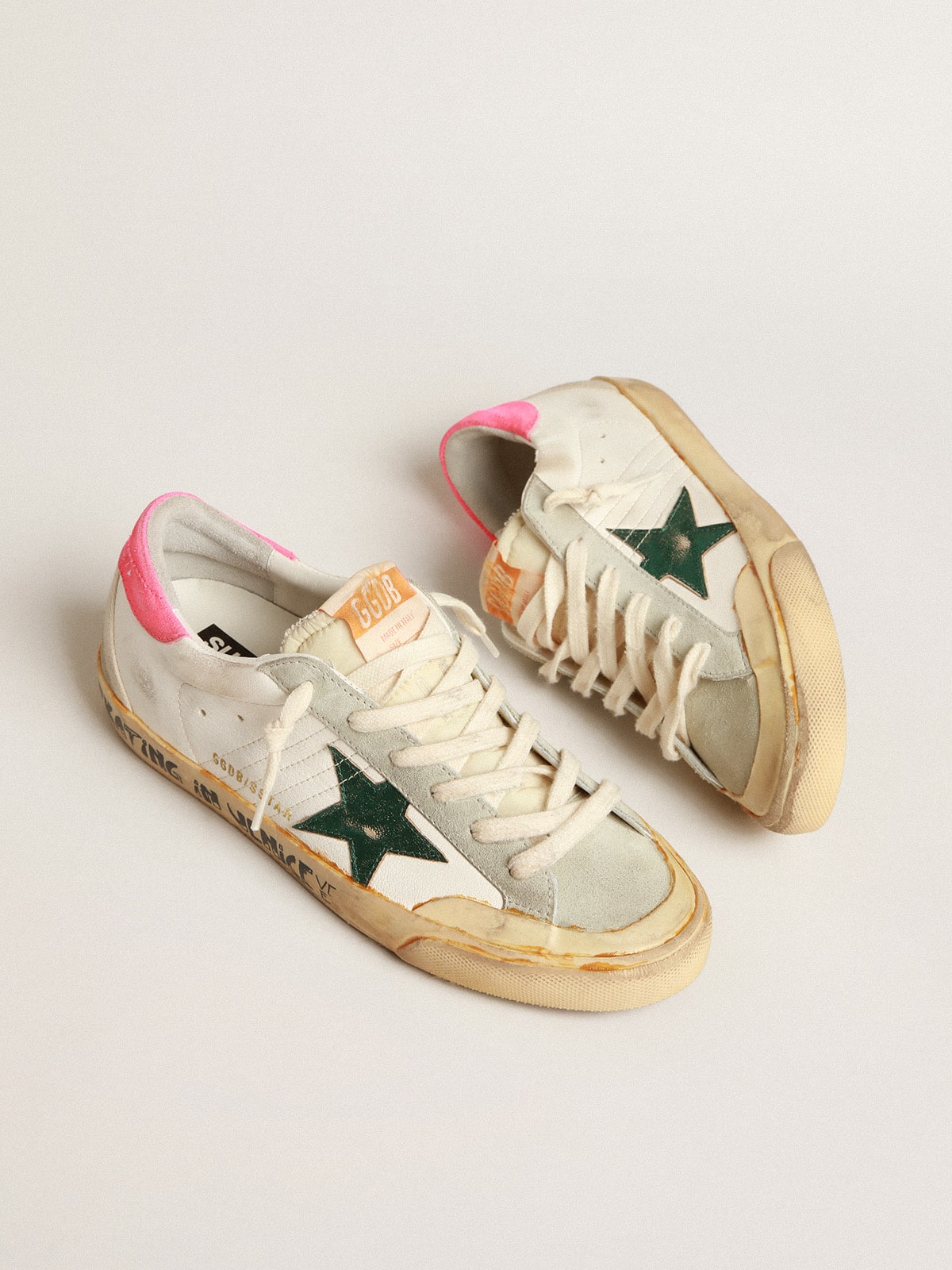 Golden Goose - Super-Star Penstar with green star and fluorescent lobster heel tab in 