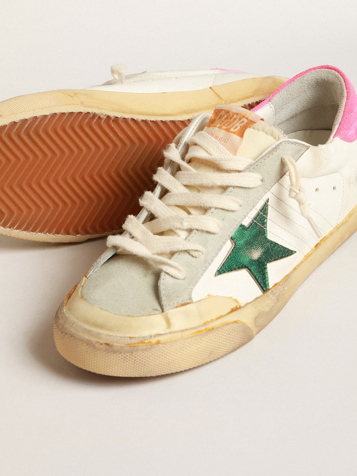 Golden Goose - Super-Star Penstar con estrella verde y refuerzo del talón langosta flúor in 