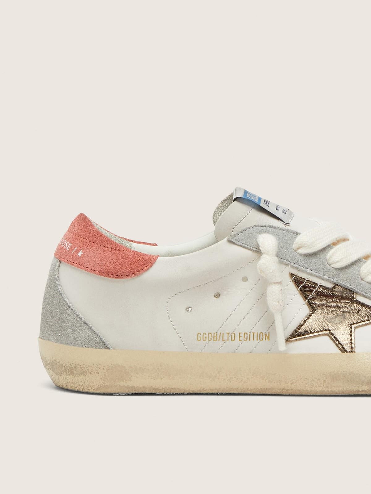 Golden Goose - Super-Star LTD de mujer de piel blanca con estrella laminada bronce in 