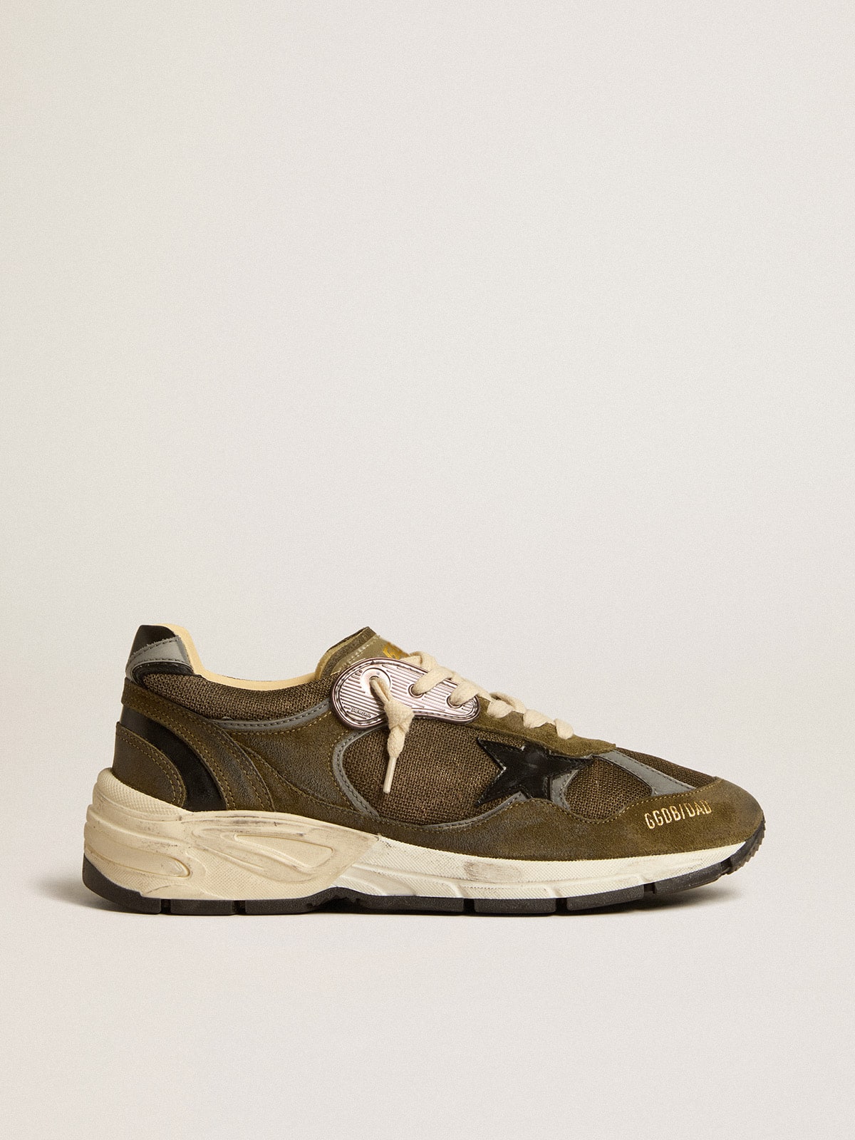 Golden Goose - Dad-Star de mujer de ante y malla con estrella y refuerzo del talón de piel negra in 