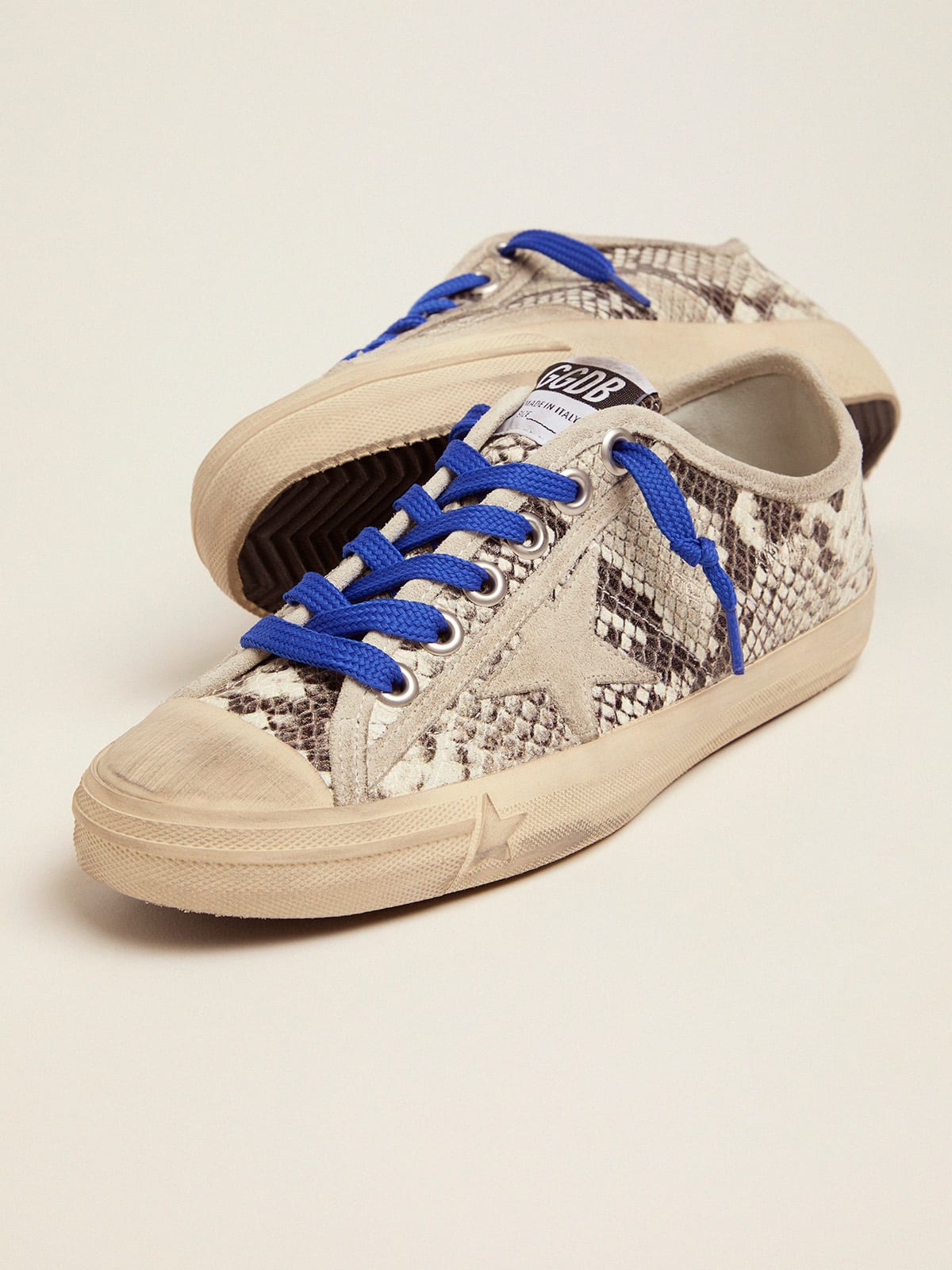 Golden Goose - V-Star sneakers in snake-print leather with fuchsia insert in 