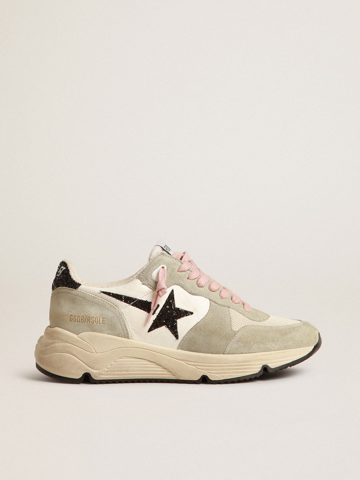 Golden Goose - Running Sole mit grauen Rauledereinsätzen und schwarzem Glitzerstern in 