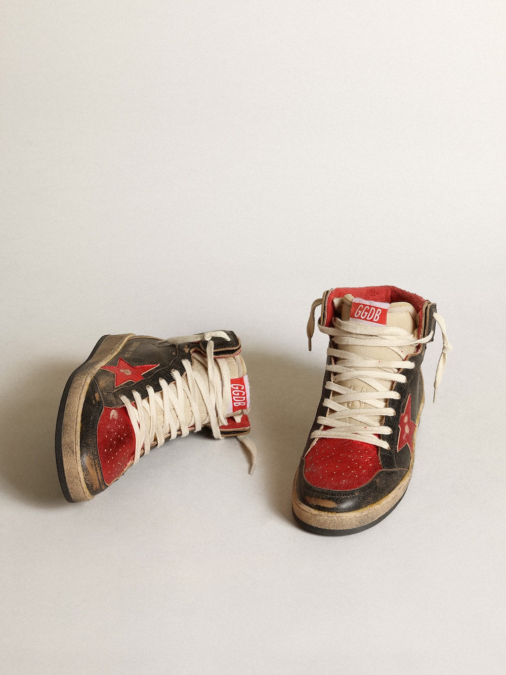Golden Goose - Women's Sky-Star in black glossy leather with red star in 