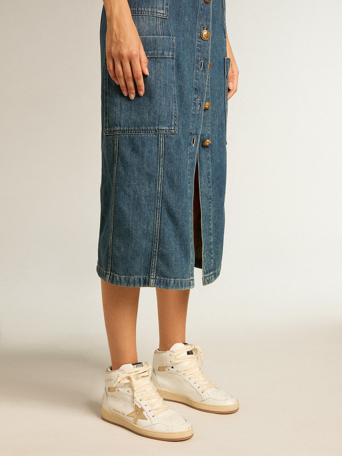 Golden Goose - Sky-Star in nappa bianca con stella e talloncino in pelle laminata oro in 