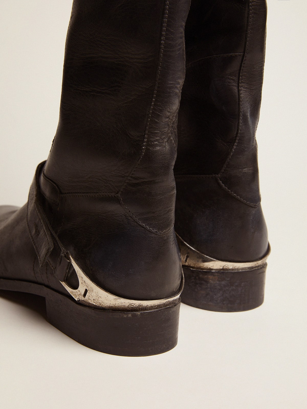 Golden goose snow boots best sale