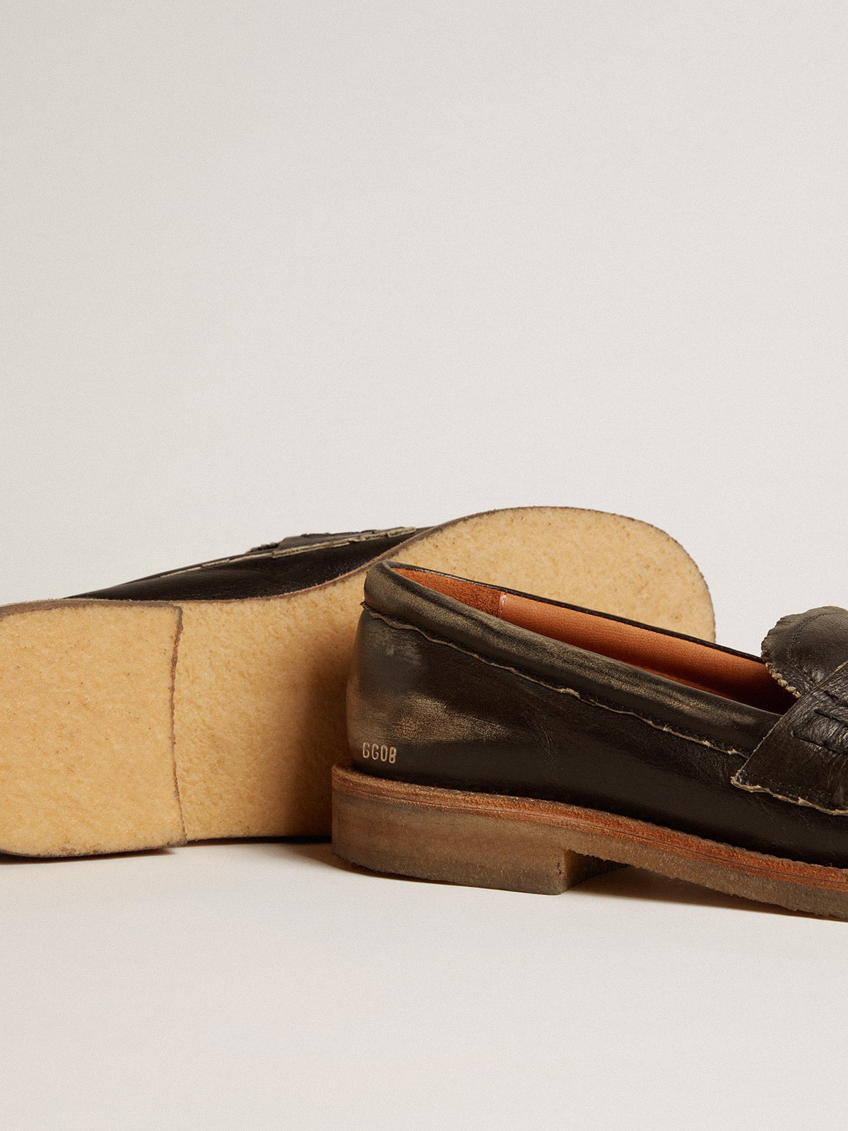 ローファー・オックスフォード Golden Goose GWF00102 F002569 10914 Loafers super star Men's Super-Star with black heel tab and metal stud lettering
