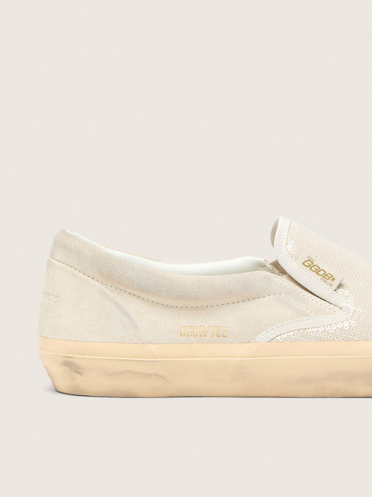 Golden Goose - Women&rsquo;s VCE Penstar in beige suede and pearl-colored sequins in 