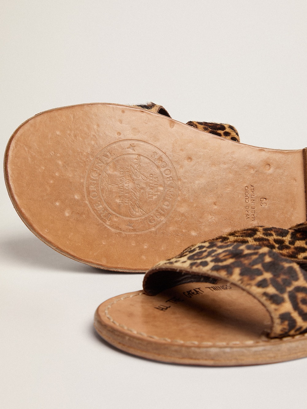 Golden Goose - Sandalias planas para mujer de piel de potro con estampado de leopardo in 