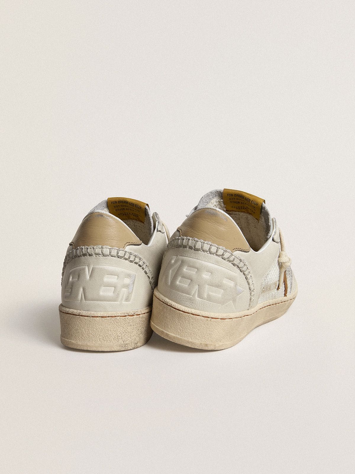 Golden Goose - Ball Star Donna in nappa e rete bianca con stella in nabuk color tabacco e talloncino beige in 