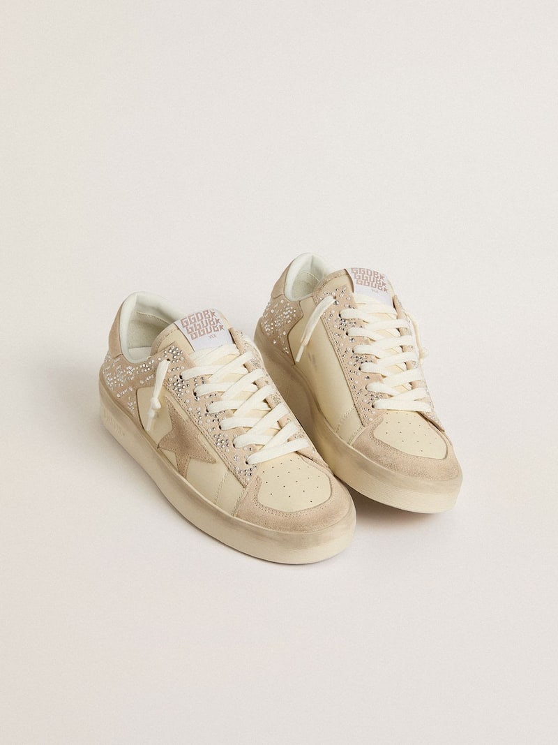 Golden Goose - Cremefarbener Stardan aus Rauleder und Leder mit Raulederstern in 