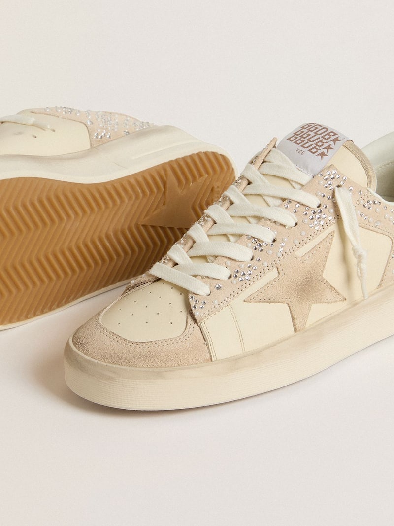 Golden Goose - Cremefarbener Stardan aus Rauleder und Leder mit Raulederstern in 