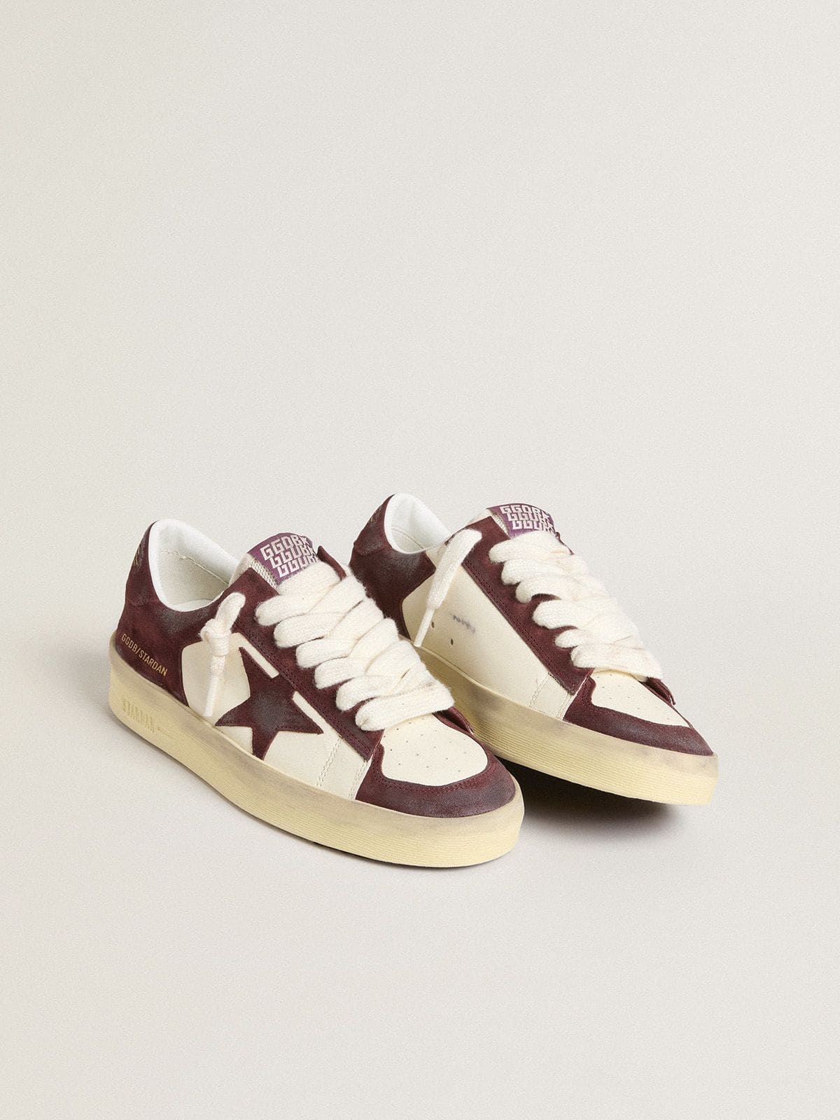 Golden Goose - Stardan pour femme en cuir nappa blanc avec étoile et contrefort en cuir velours bordeaux in 