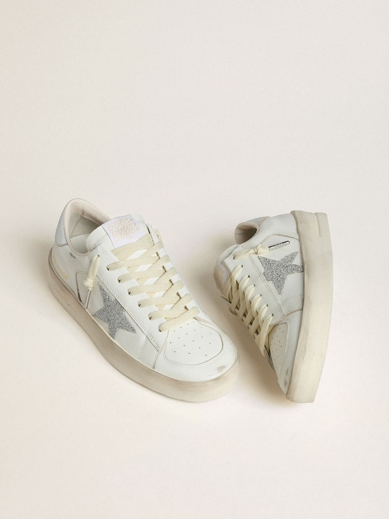 Golden Goose - Stardan Donna LTD con stella in cristalli Swarovski e talloncino in pelle laminata in 