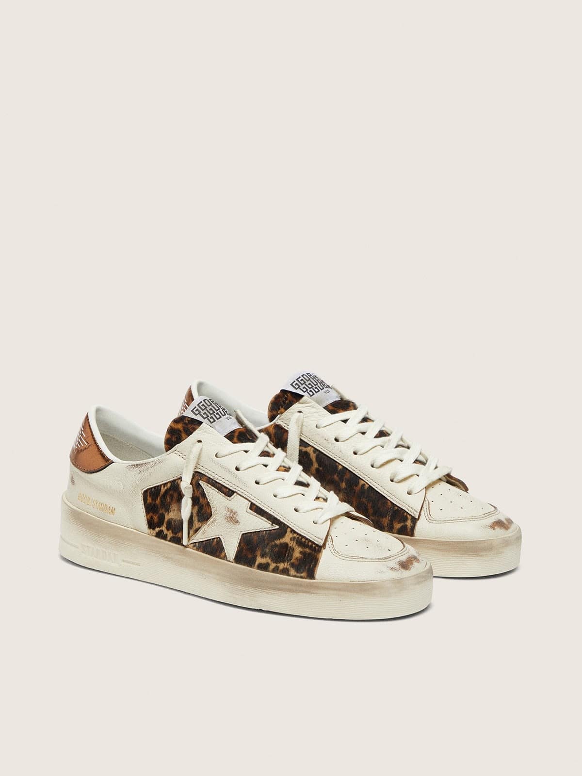 Golden Goose - Stardan feminino de couro branco e cavalinho com estampa de leopardo com estrela de couro branco in 