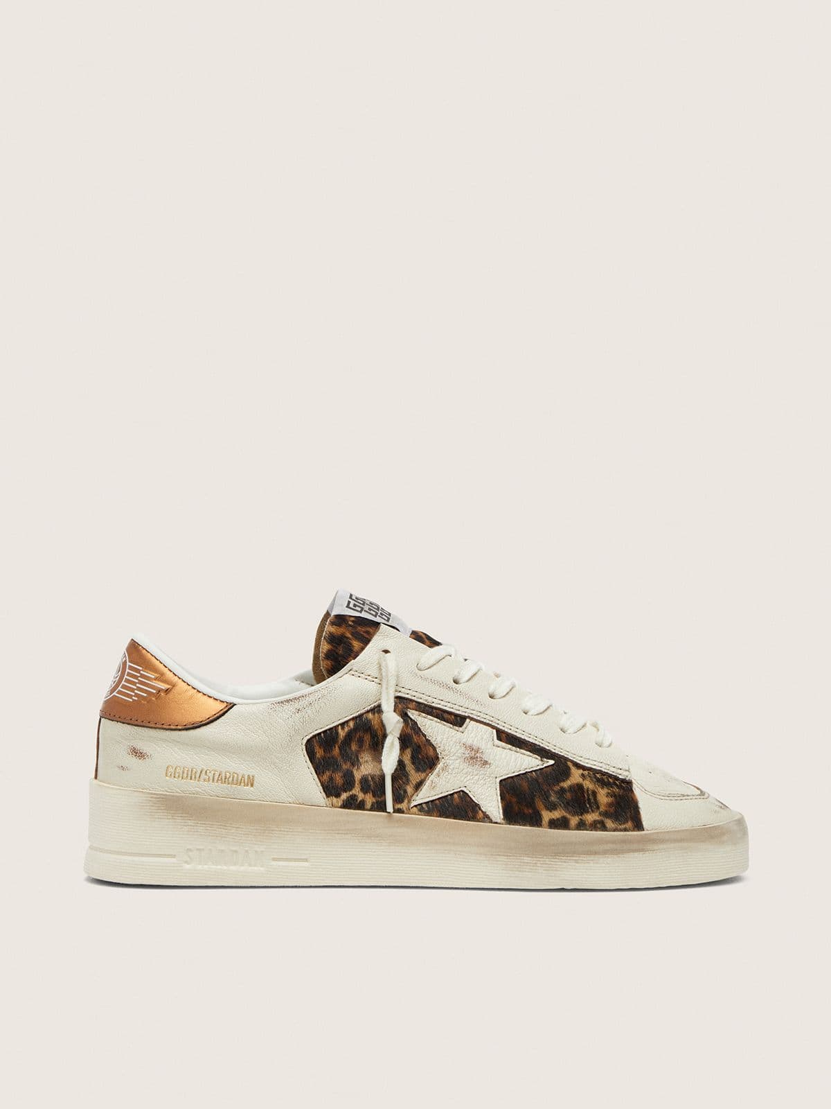 Golden Goose - Stardan feminino de couro branco e cavalinho com estampa de leopardo com estrela de couro branco in 