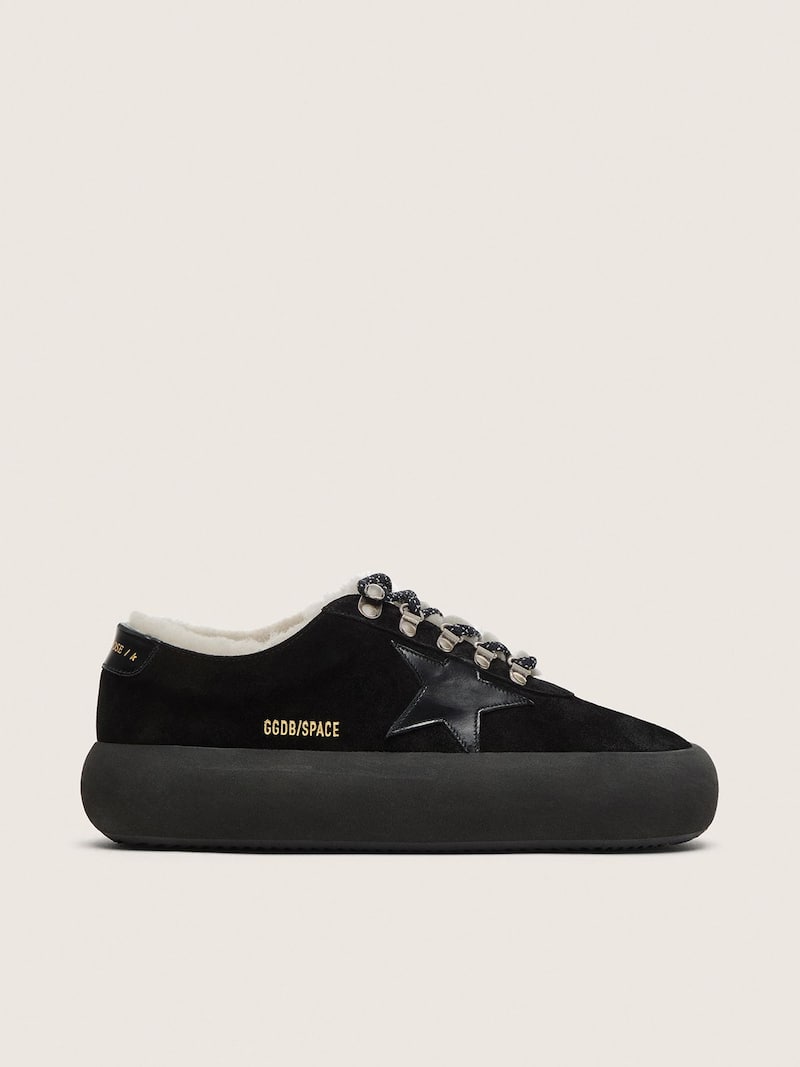 Golden Goose - Space-Star donna in suede nero con stella nera e fodera in shearling in 