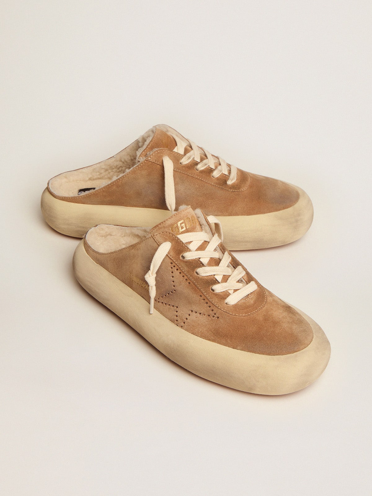 Golden Goose - Scarpe Space-Star Sabot Donna in suede color tabacco e fodera in shearling in 