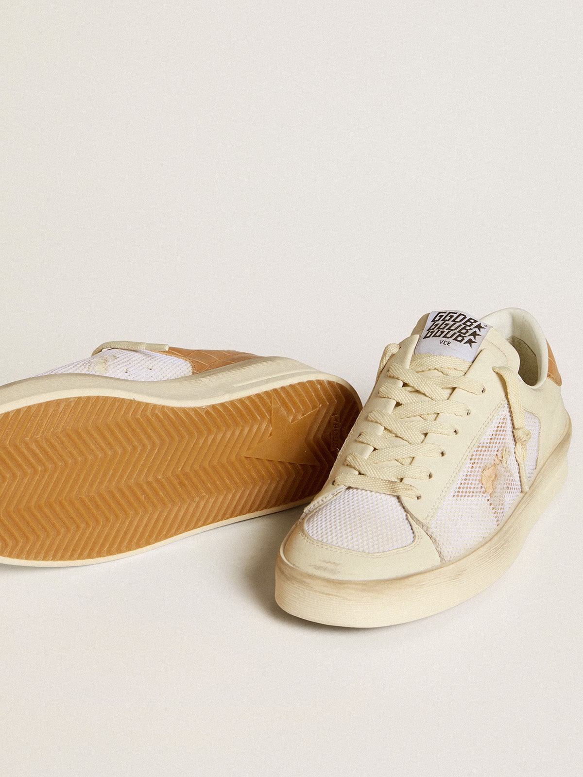 Golden Goose - Stardan LTD con estrella de piel beige y refuerzo del talón de piel cocodrilo beige in 