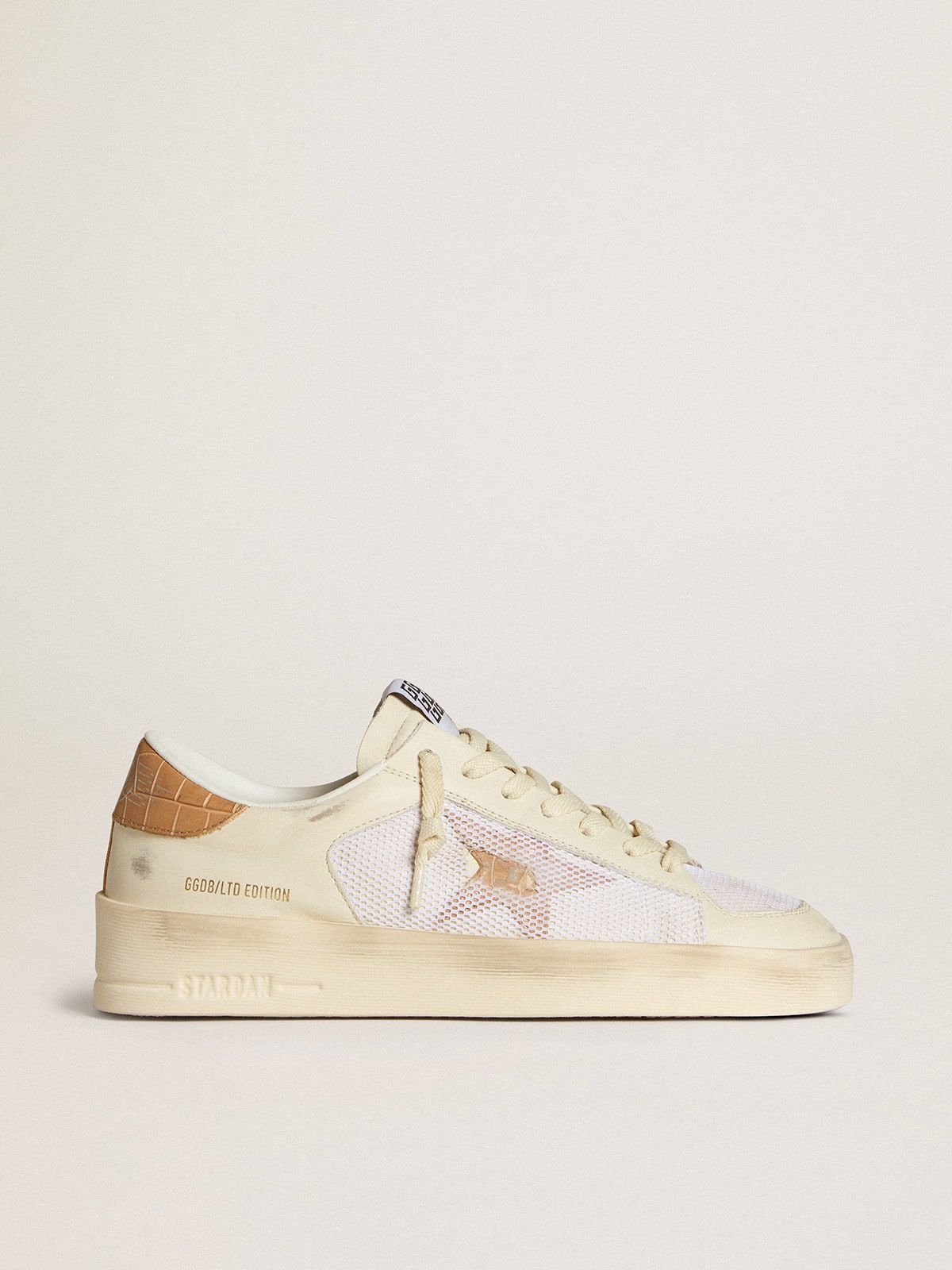 Golden Goose - Stardan LTD mit Stern aus beigefarbenem Leder und Fersenpartie aus beigefarbenem Kroko-Leder in 