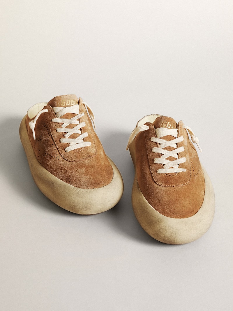 Golden Goose - Space-Star Sabot Donna in suede tabacco con stella traforata in 