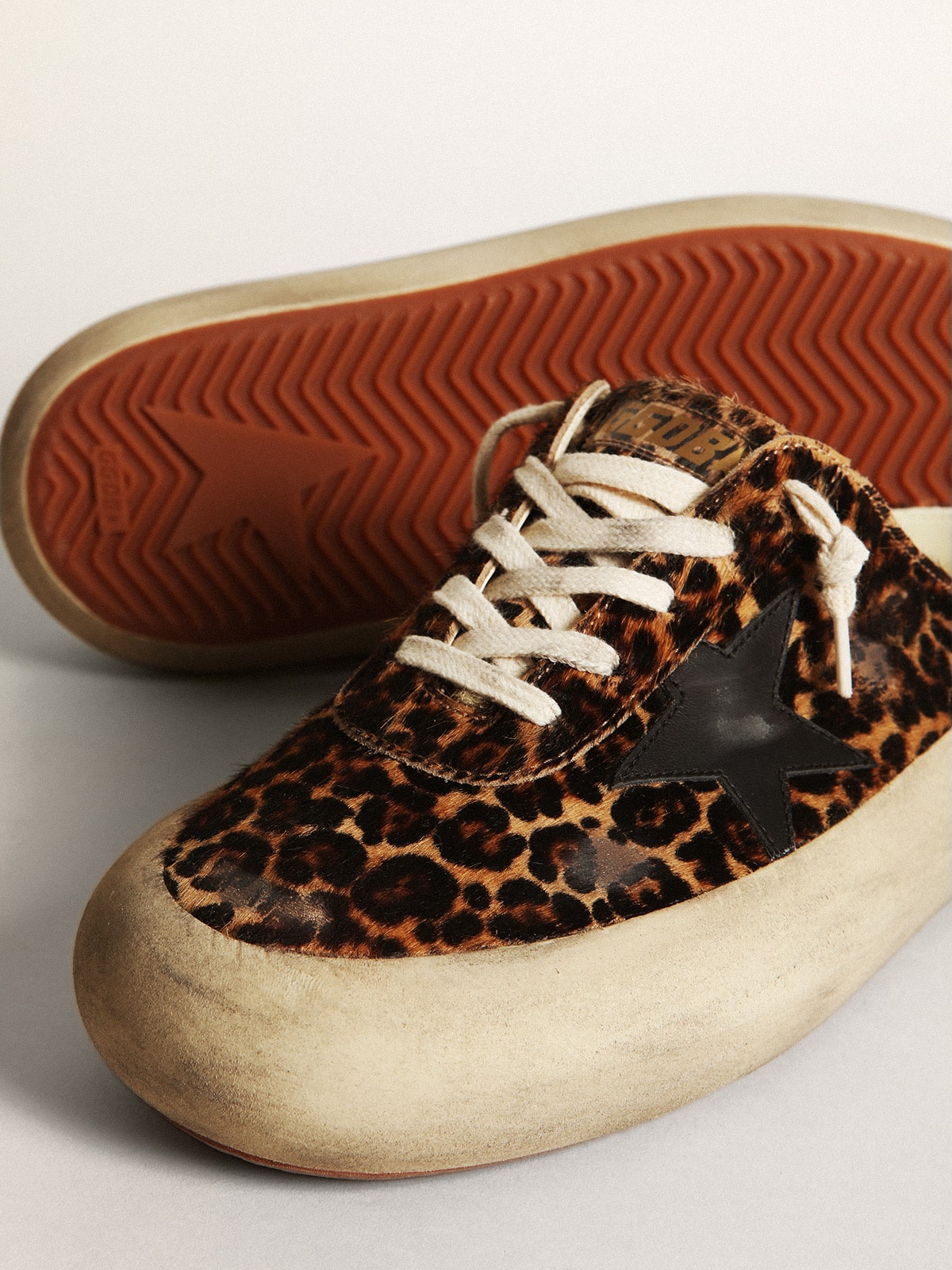 Golden Goose - Space-Star Sabot para mujer de piel de potro estampado de leopardo in 