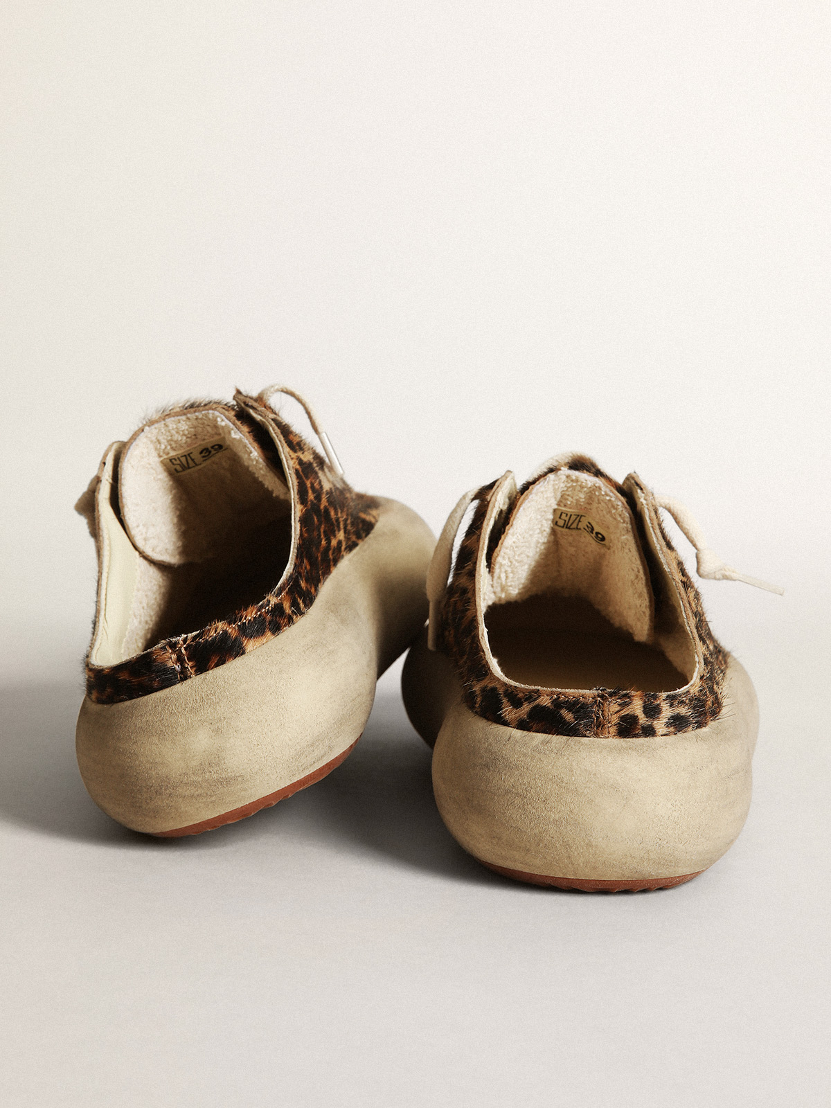 Golden Goose - Space-Star Sabot para mujer de piel de potro estampado de leopardo in