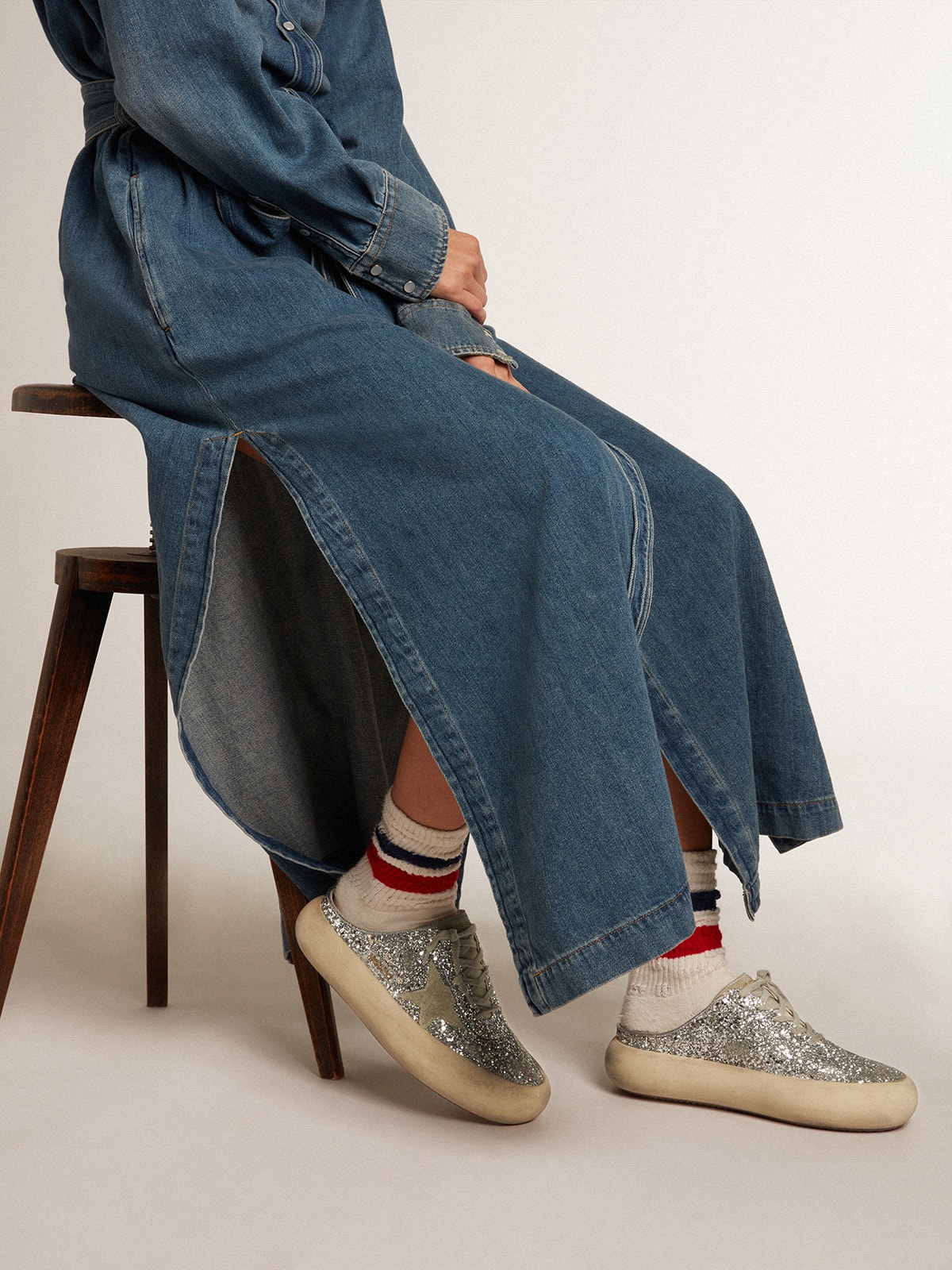 Golden Goose - Mules Space-Star femme pailletées avec étoile et languette gris froid in 