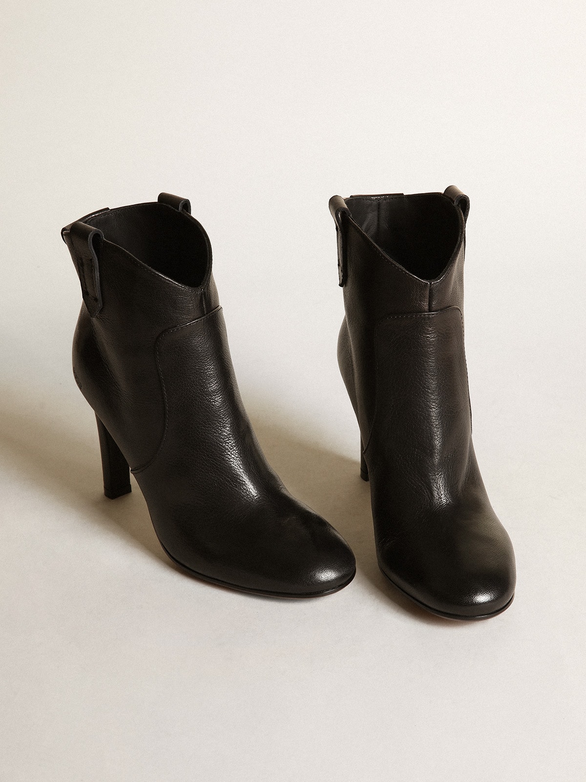 Golden Goose - Black leather Kelsey ankle boots in 