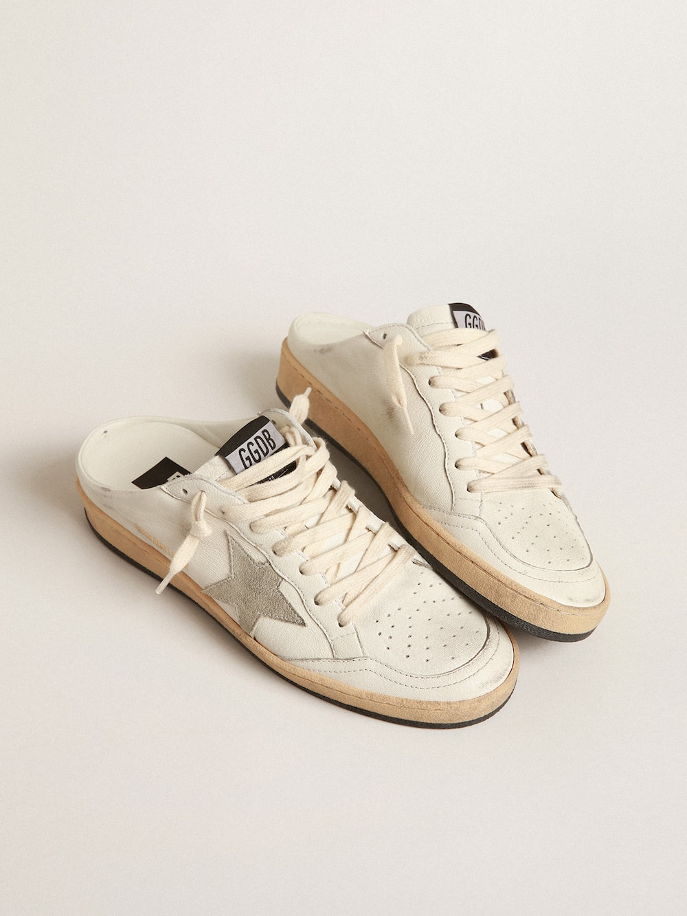 Golden Goose - Ball Star Sabots in nappa leather with ice-gray suede star in 