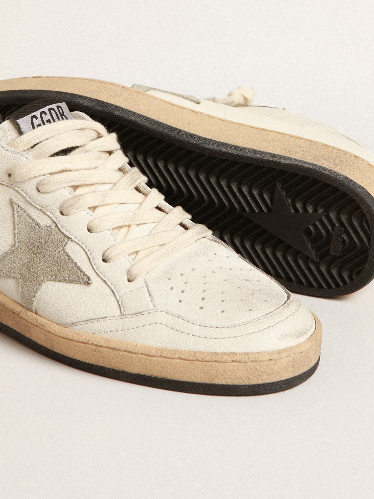 Golden Goose - Mules Ball Star de napa con estrella de ante gris hielo in 