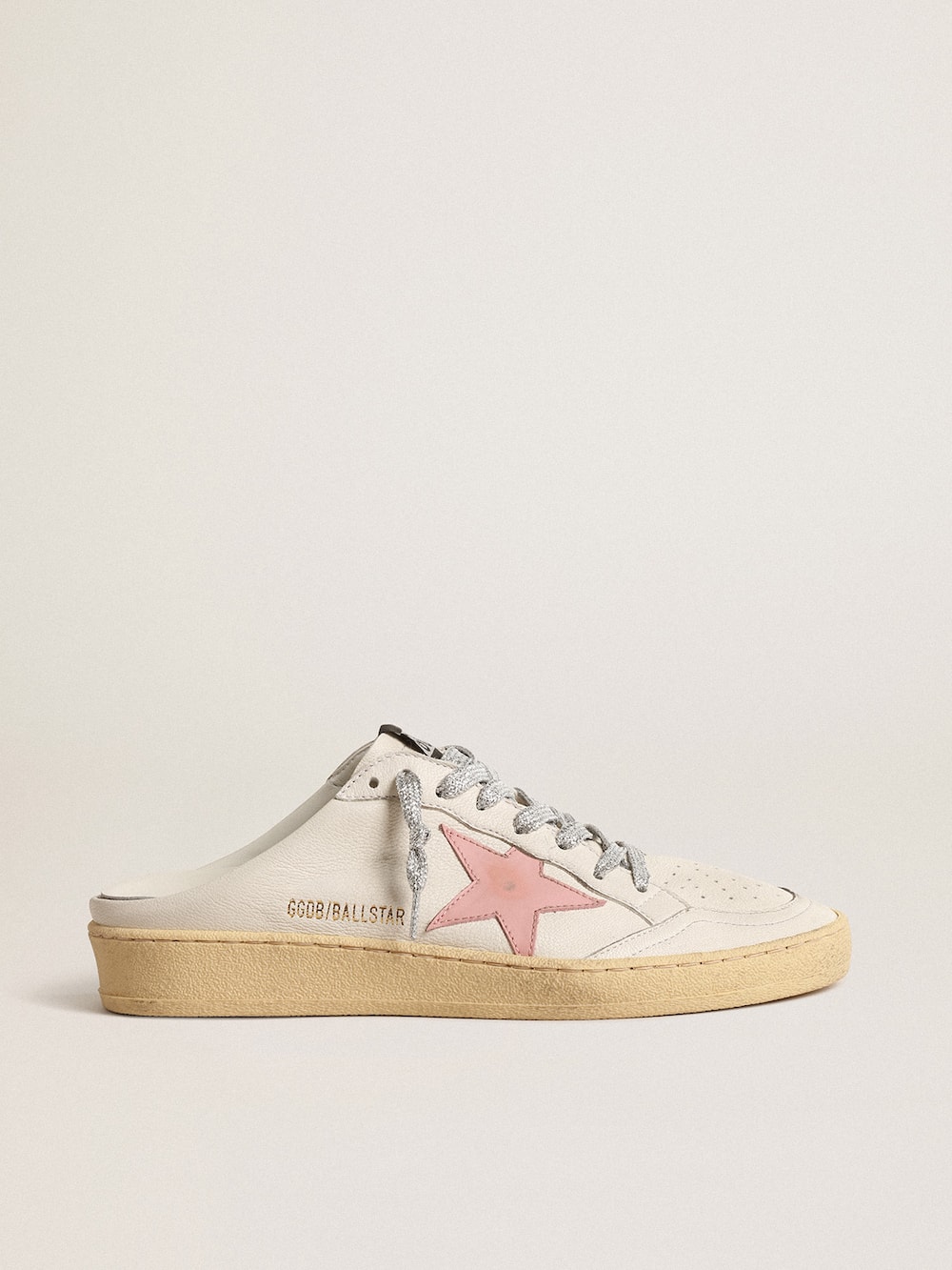 Golden Goose - Ball Star Sabots in white nappa with an old-rose leather star in 