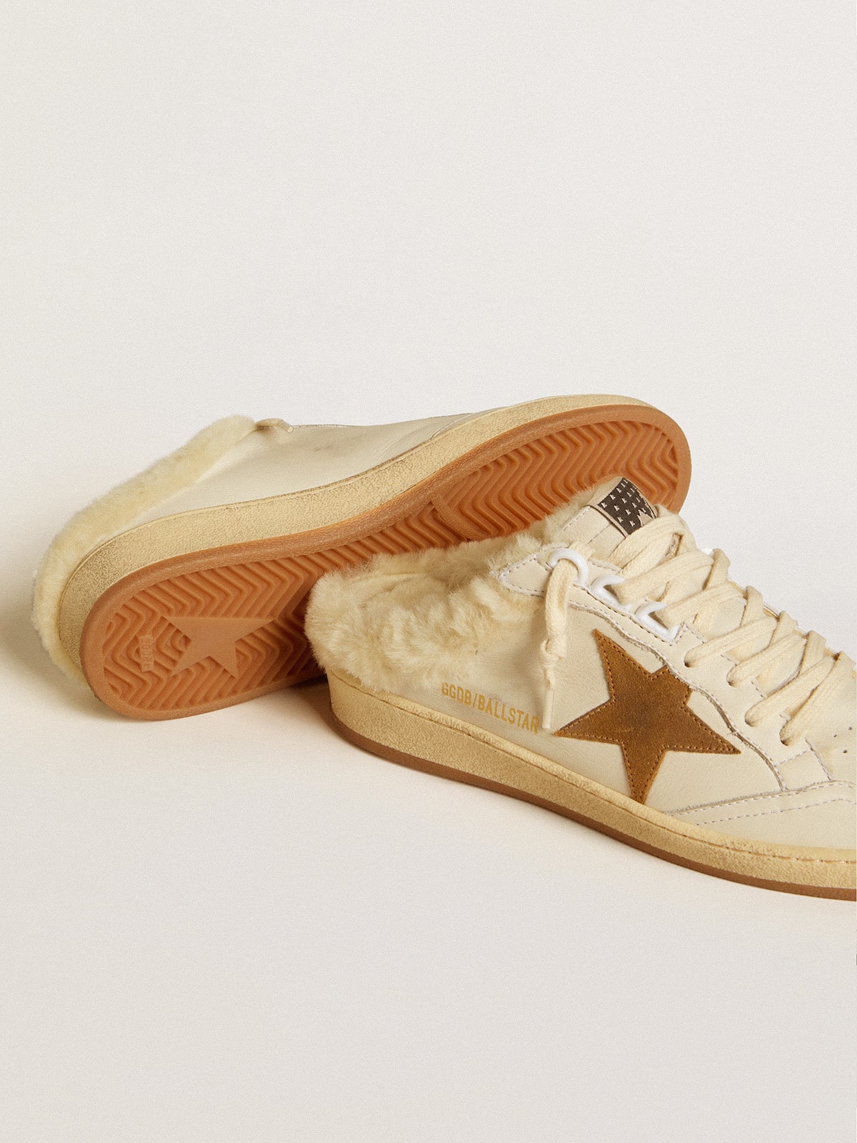 Golden Goose - Mules Ball Star de piel con estrella de ante y forro de shearling beige in 