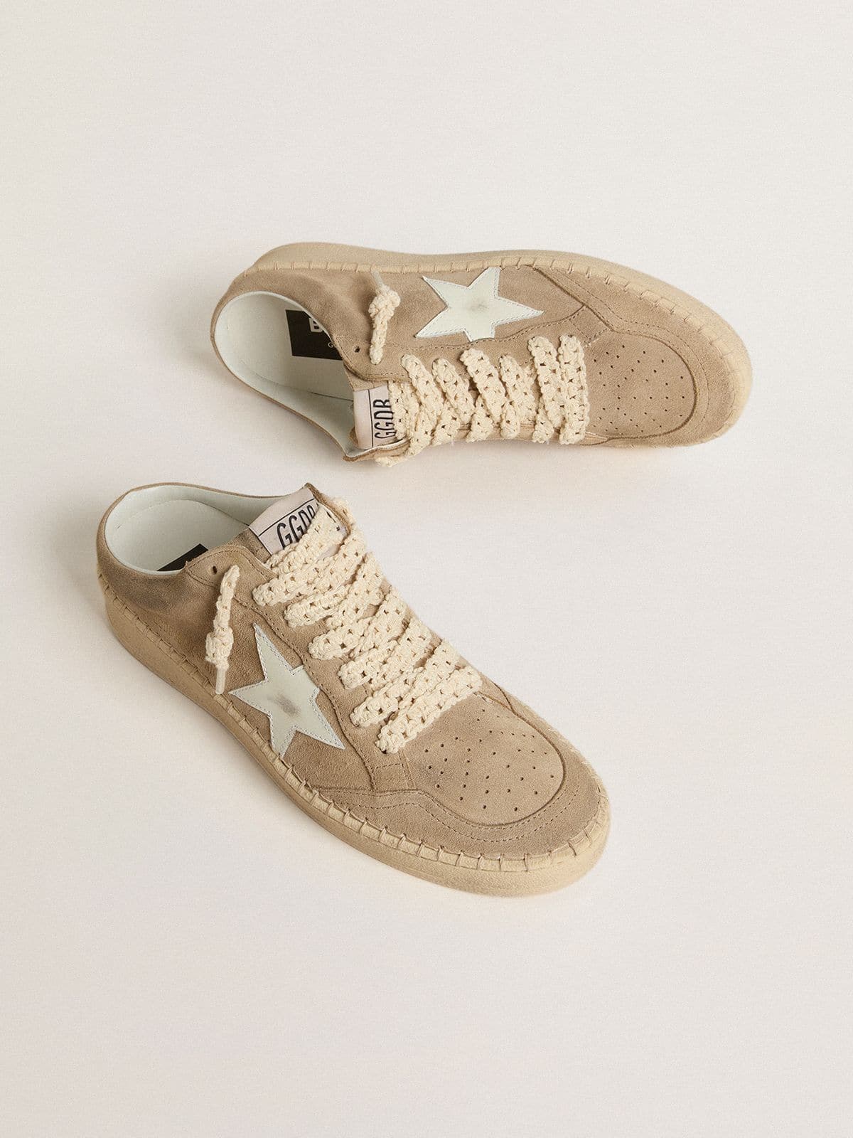 Golden Goose - Ball Star Sabot Donna in suede beige con stella in pelle bianca in 