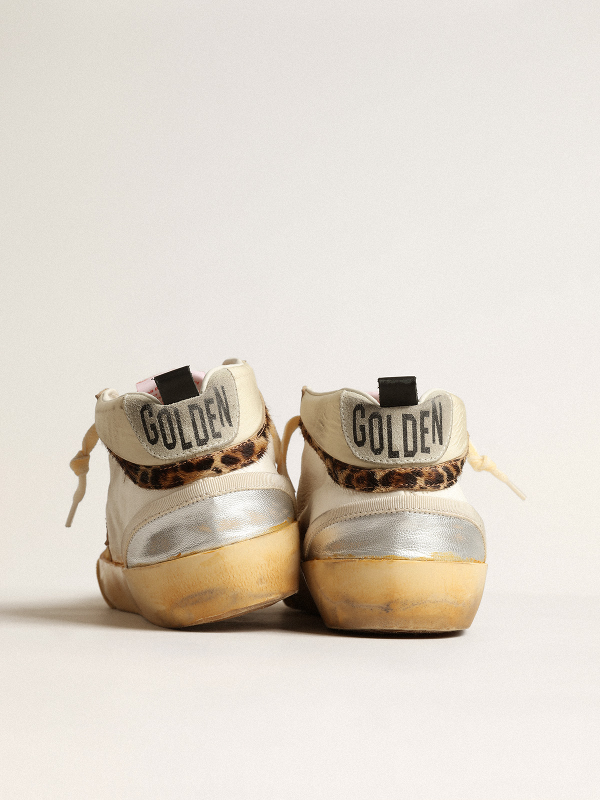 Golden Goose - Mid Star LTD avec empiècements en cuir lamé argenté et étoile rose in