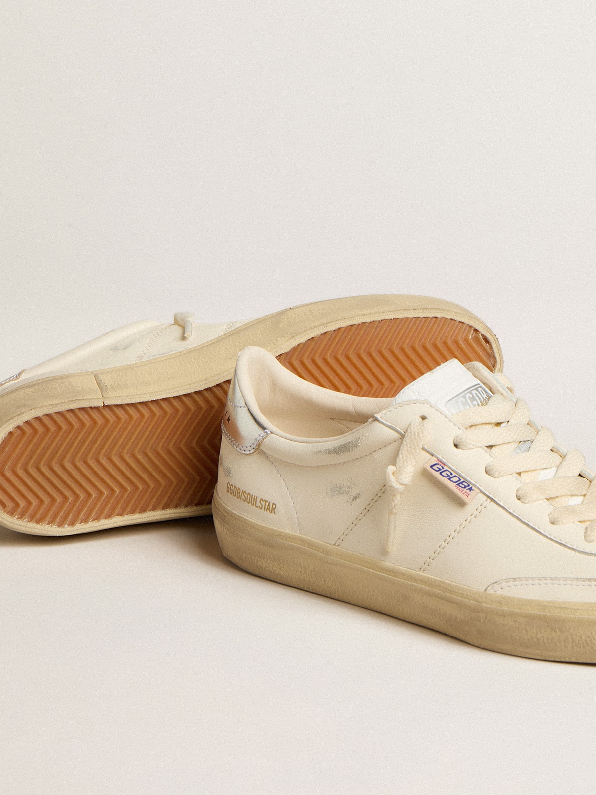 【GOLDEN GOOSE】SOUL STAR SNEAKER GWF00464 F00505480185 Soul Star in white nappa with metallic silver leather heel tab