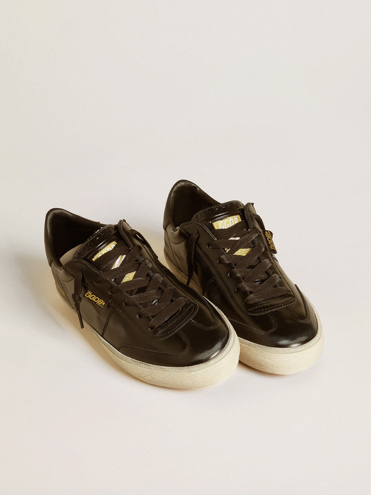 Golden Goose - Soul Star de mujer de charol negro con refuerzo del talón de piel negra in 