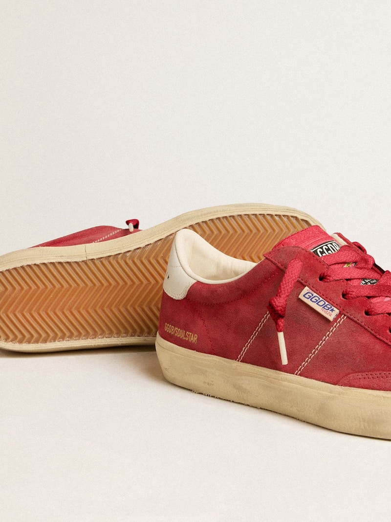 Golden Goose - Soul Star femme en cuir velours rouge avec empi&egrave;cement en cuir blanc in 