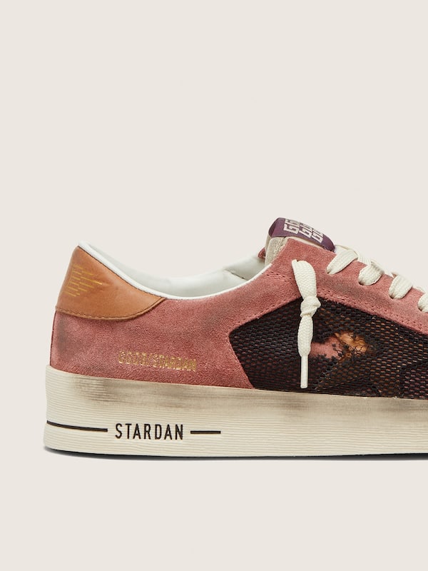 Golden Goose - Stardan de mujer de ante rosa con estrella beige in 