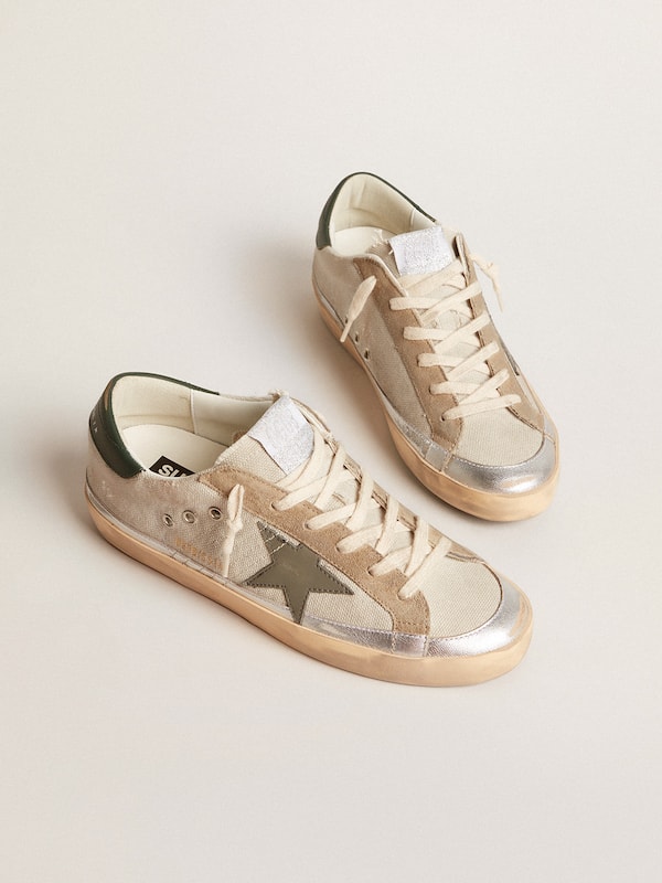 Super-Star in gray canvas with a green leather star and heel tab