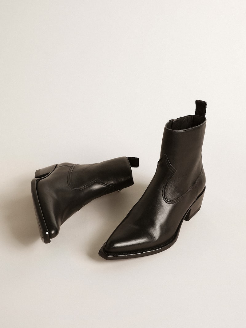 Golden Goose - Women&rsquo;s Debbie boots in black leather in 
