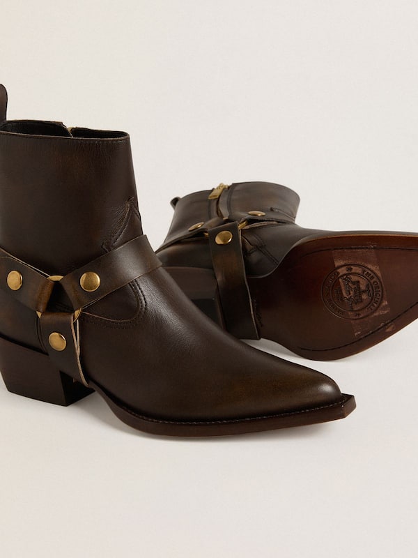 Golden Goose - Low Debbie boots in dark brown leather with removable buckle in 
