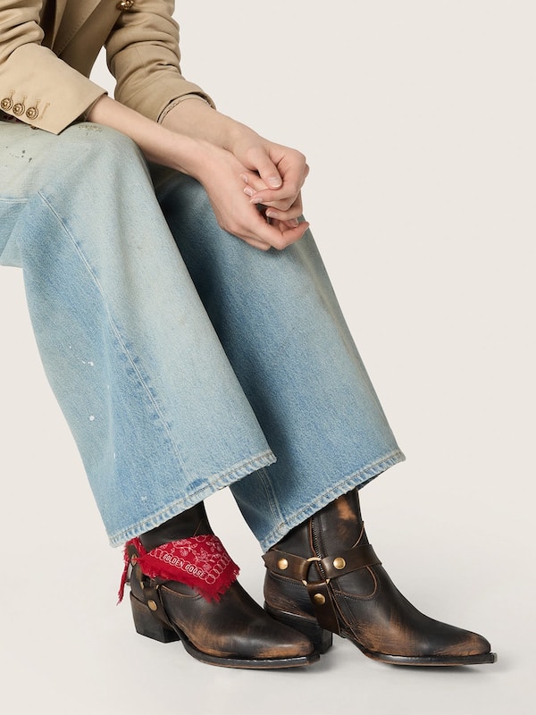 Women's Debbie boots in black leather with removable buckle and bandana