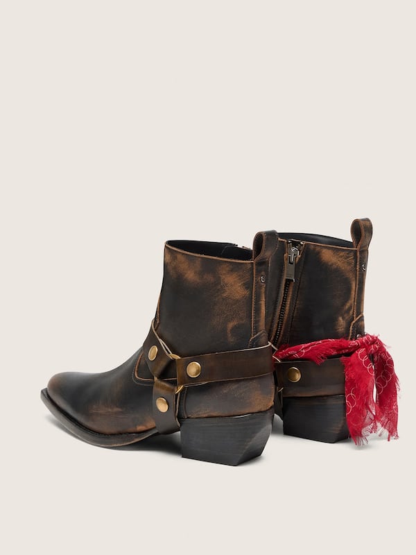 Golden Goose - Women's Debbie boots in black leather with removable buckle and bandana in 