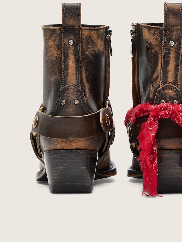 Golden Goose - Women's Debbie boots in black leather with removable buckle and bandana in 