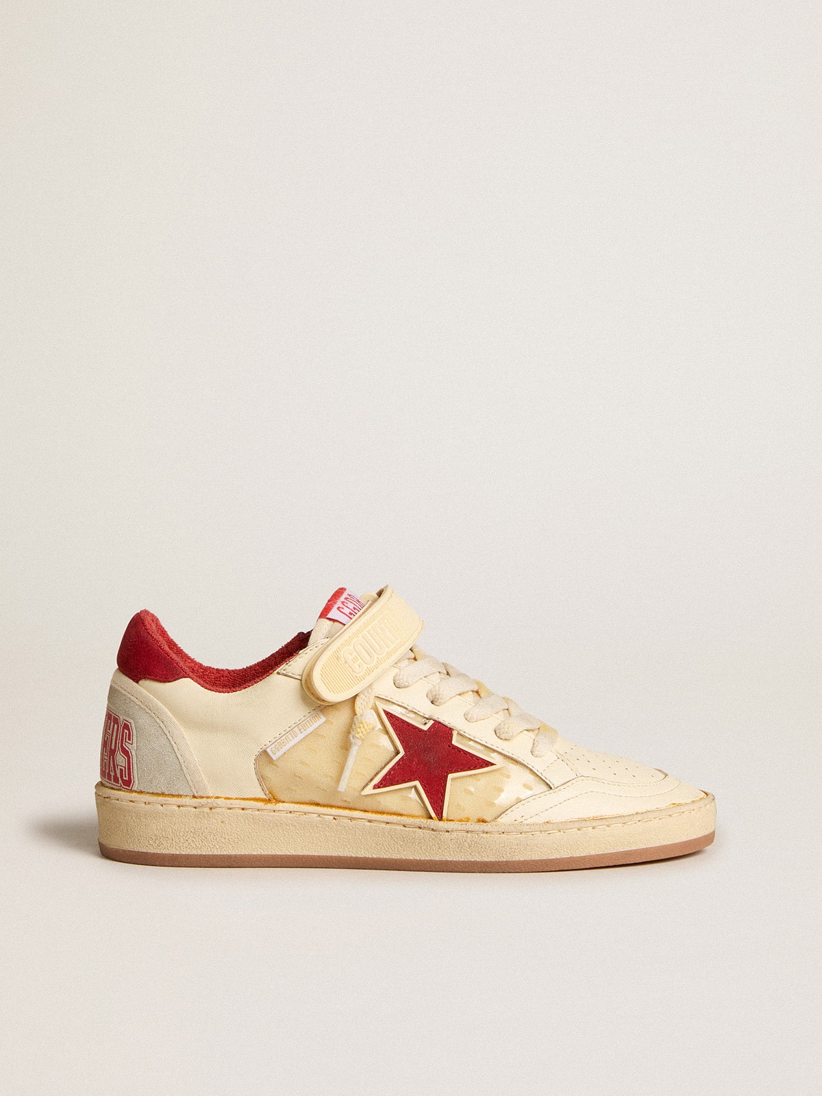 Ball Star LAB pour femme en cuir nappa couleur creme avec etoile en cuir velours rouge Golden Goose