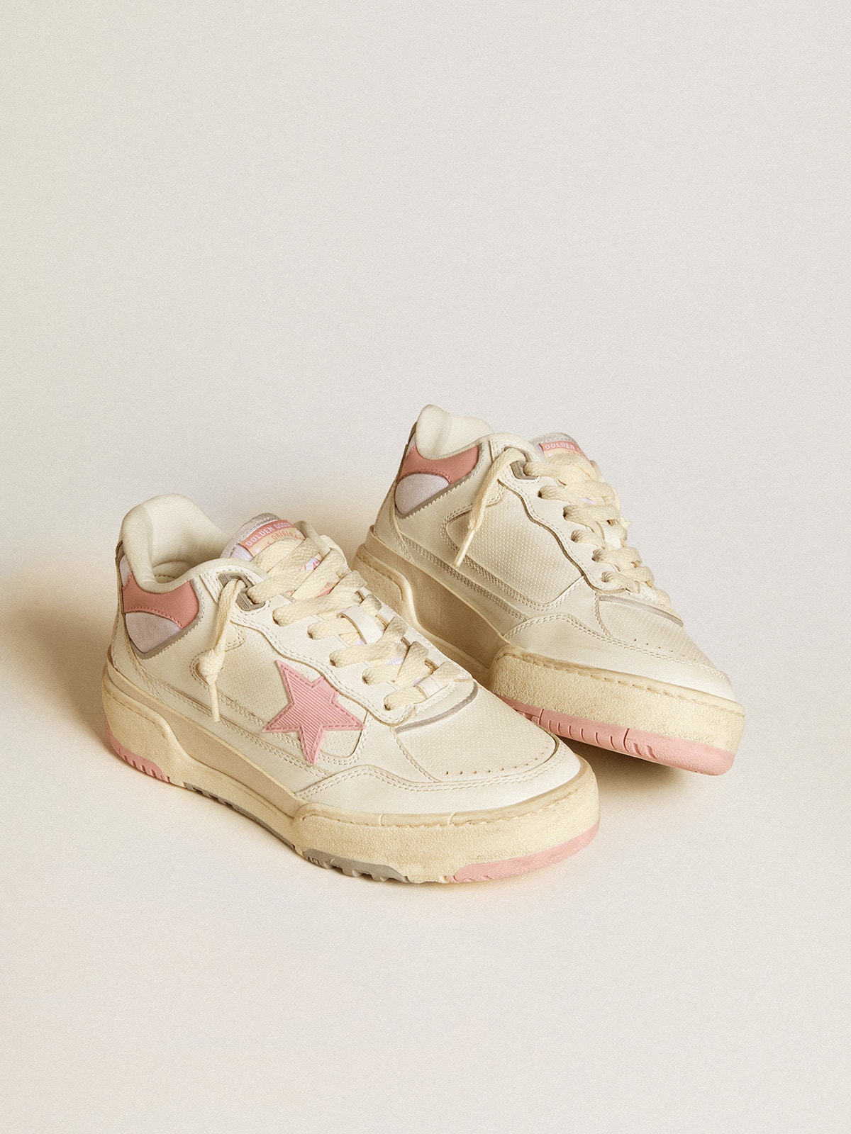 Forty2 Donna con stella rosa e talloncino in pelle bianca Golden Goose