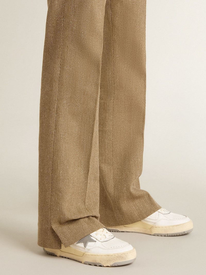 Golden Goose - Forty2 de mujer con estrella gris y refuerzo del tal&oacute;n de piel blanca in 