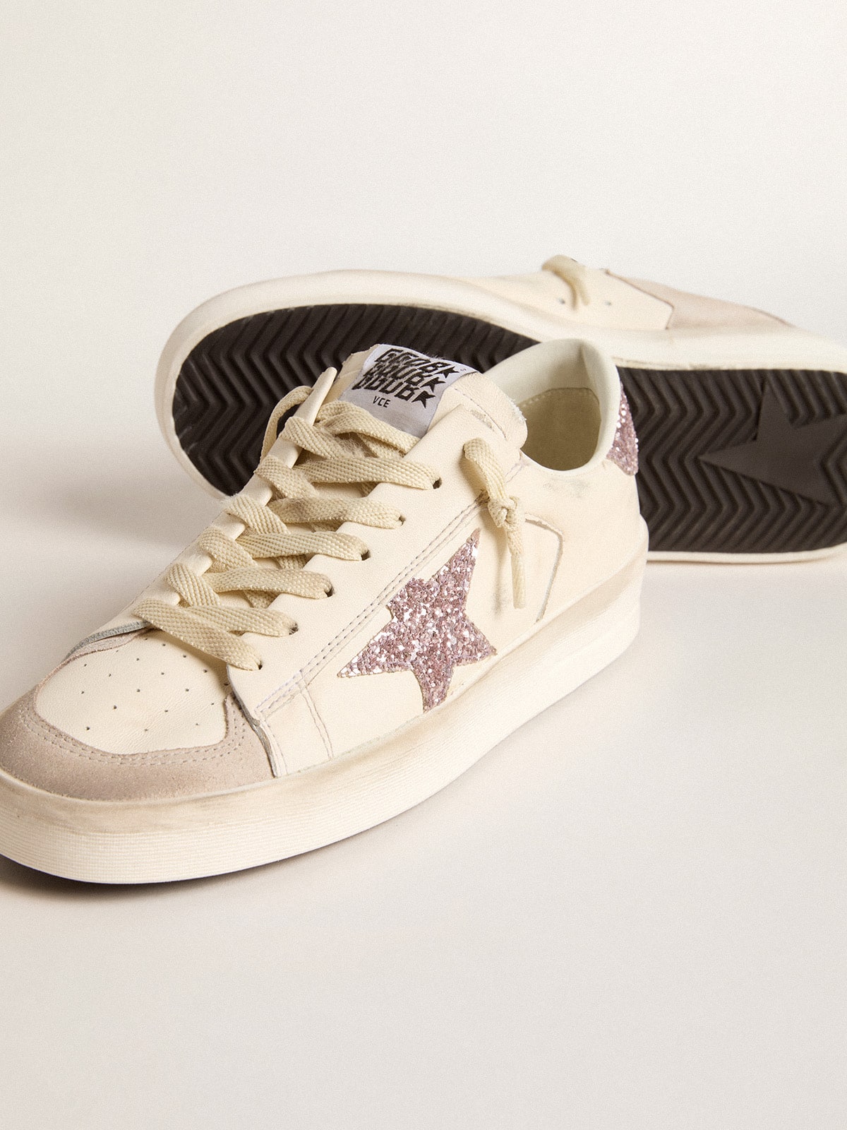 Golden Goose - Stardan de napa y ante con estrella y refuerzo del talón con purpurina rosa in 